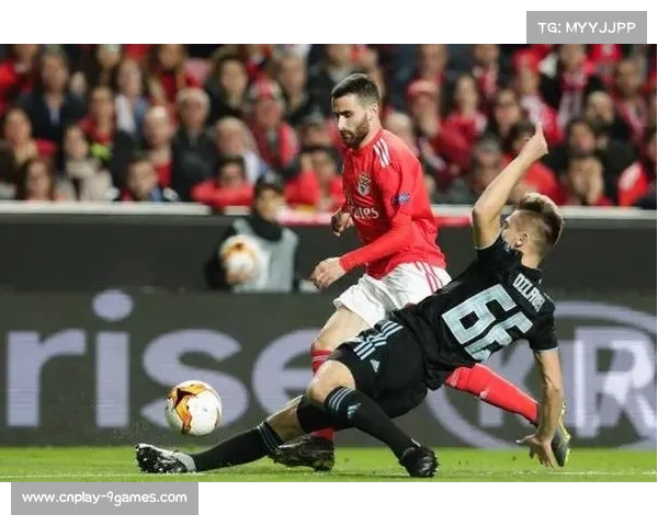 穆里尼奥场边激情指挥,本菲卡两球完胜振士气 穆里尼奥场边激情指挥,本菲卡两球完胜振士气